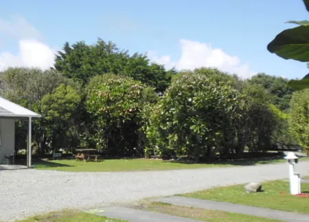 Greymouth Kiwi Holiday Park & Motels Отели в г. Марсден
