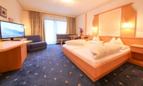Superior Hotel Persal