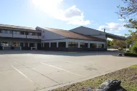 Greenlight Inn & Suites St James Hotels in Saint James
