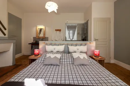 Le Domaine des 3 Marmottes Chambres d' hôtes Отели в г. Гурдан-Полиньян