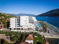 Carine Hotel Kumbor Superior