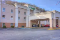 Wingate by Wyndham Steubenville Hotels in Weirton