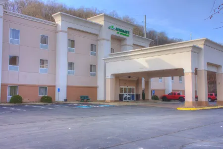 Wingate by Wyndham Steubenville Отели рядом с достопримечательностью «Holiday Lanes»