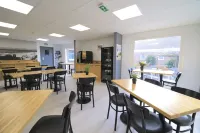 Brit Hotel le Polder Hotel a Loon-Plage