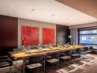 The Artist Grand Hotel of Art Hotels near Deusto Bridge