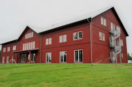 Tiraholms Hotell Отели в г. Ljungby N