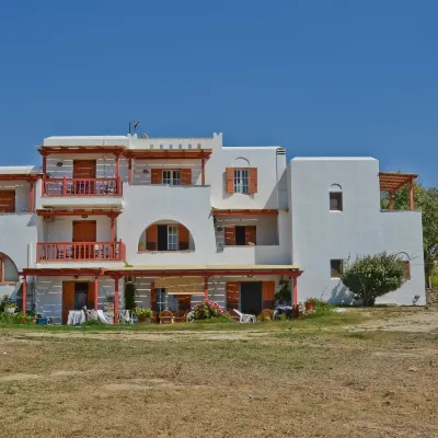 Ydreos Studios & Apartments Hotels in der Nähe von Strand Mikri Vigla