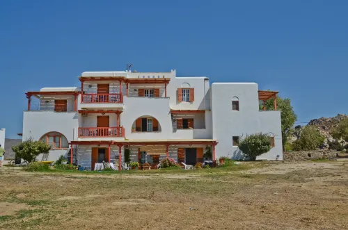 Ydreos Studios & Apartments