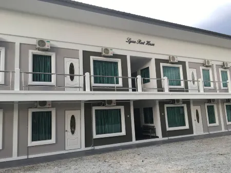 Lyaa Resthouse Отели рядом с достопримечательностью «Tanjung Rhu Resort, Langkawi»