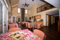 The Old Lantern Inn and Barn Hotels in Vergennes