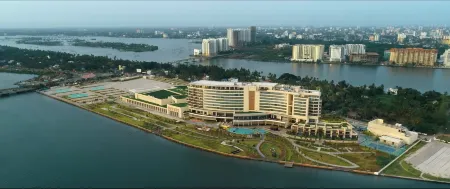 Grand Hyatt Kochi Bolgatty Отели рядом с достопримечательностью «Керала Хай Корт»