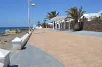 Dlx-Bungalow 1st Row, Dreamlike Private Complex Directly by the Sea/Pool/Internet