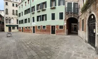 Maison d'Ax Venice Center Hotels in Venice