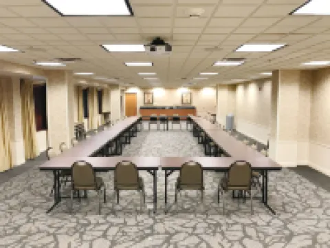 Wingate by Wyndham Louisville East - 2-Star