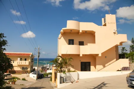 First Street Okinawa Yomitan-Son Oceans -Seven Hotels and Resorts- Отели рядом с достопримечательностью «Lazor Garden Alivila Cristea Church»