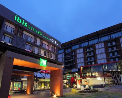 Ibis Styles Chiang Mai Các khách sạn gần Chùa Wat Pha Lat
