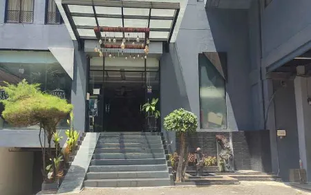 Hotel Istana Ratu Jalan Jaksa