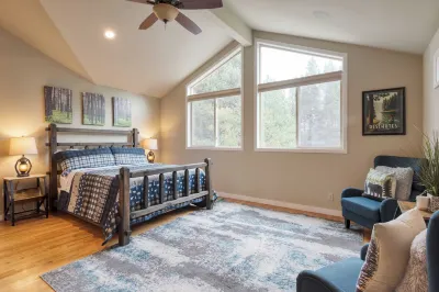 River Meadows by AvantStay Near River w Hot Tub Access to Private Boat Ramp