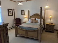 The Carriage House Inn Bed and Breakfast فنادق في Conneaut Lakeshore