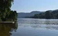 Waterfront Retreat on New River/Claytor Lake