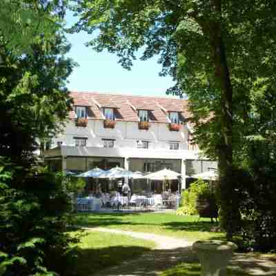 Hostellerie Du Royal Lieu Hotel Exterior