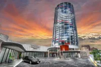 Chateau Lacombe Hotel Hotels near University of Alberta