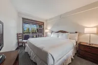 Blackcomb Springs Suites by Clique Hotel di Whistler