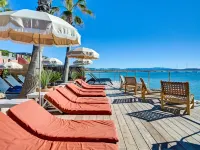 Bor Hôtel & Restaurant - Plage privée Hotels in Hyeres