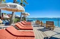 Bor Hôtel & Restaurant - Plage privée فنادق في Giens