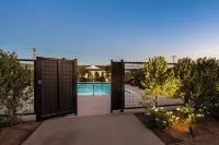 Hotel Bayit - Pools