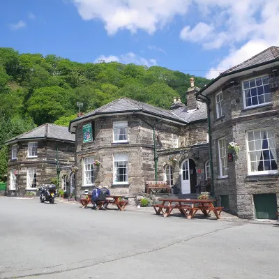 The Oakeley Arms Hotel Hotels near Zip World Slate Caverns