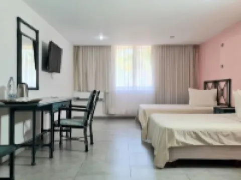 コラル OHS ホテル & マリーナ エン トゥカカス ムンシピオ・アウトノモ・シルバのホテル