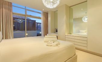 Sea View 3bed Apt w Pool Near Beaches Glen Sunsets