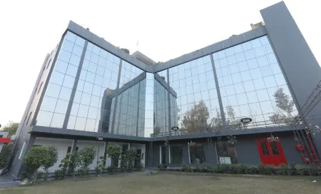 Hotel BSA Gomtinagar Matiyari Отели в г. Рендуа Палхэри