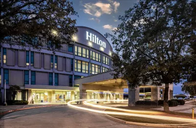 Hilton Austin Airport Hotel dekat The Long Center for the Performing Arts