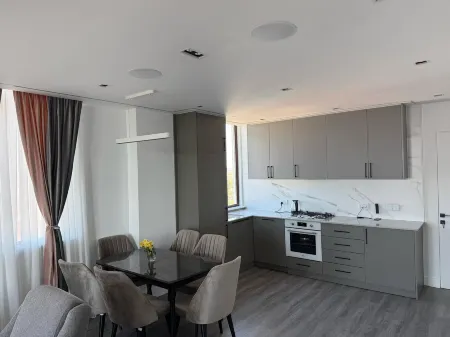 Stunning Penthouse With Sea, Mountain & City Views Central Kobuleti This Elegant Отели рядом с достопримечательностью «ქობულეთის ბულვარი»