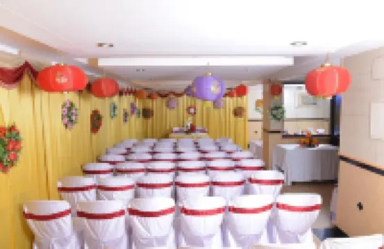 スリー バハラニ ホテルズ ティルネルベリのホテル