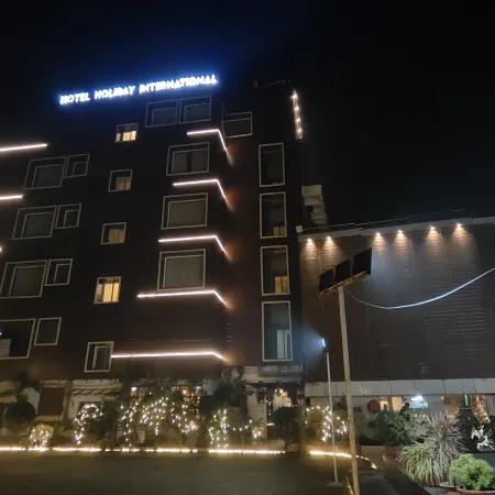 Hotel Holiday International