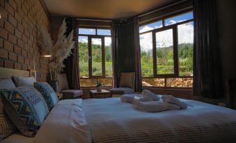 Fleur Lodge