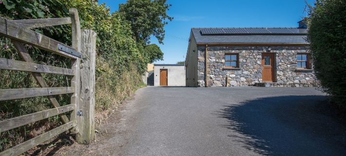 Anchor Well - 2 Bedroom - Ludchurch Hotels in Narberth