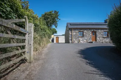Anchor Well - 2 Bedroom - Ludchurch Hotels near The Malthouse