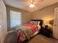 Doodlebug Cottage ~ Pool + Hot Tub Oasis + Close to I-95