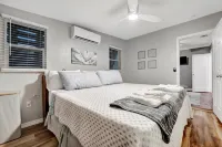 Outdoor Poolside Family Oasis - Historic Bradenton