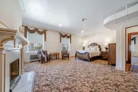 The Grandeur Estate Hotels near Twin Lakes Park