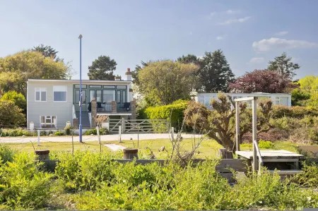 Historic Railway Home - Selsey Seafront