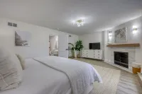 Deluxe Downtown Lancaster 3BD - Rooftop & Parking Hotels near The Neighborhoods of Old Town Lanscaster
