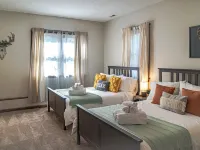 Charming 4-bedroom home with Hot Tub and Pool Table in Massanutten Resort Hotels in Massanutten