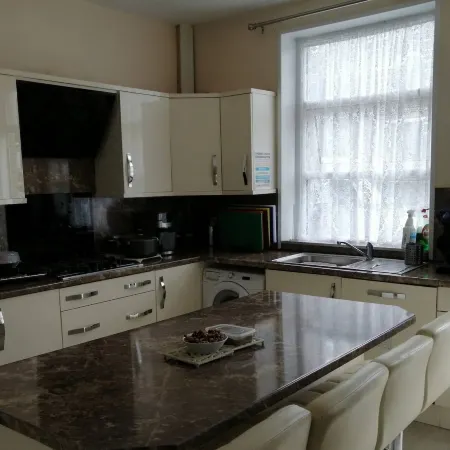 Charming Bradford Room to Rent with Shared Facilities