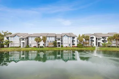 Spacious 2BR in Fort Myers Hotels near Gulfcoast Coin & Jewelry
