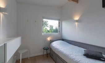 Bungalow in Netherlands with Garden & Trampoline